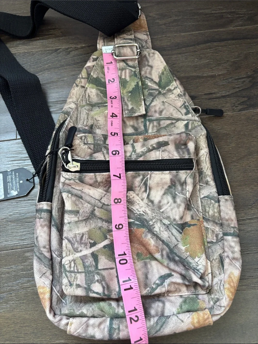 Beautiful Giant Unisex Camo Sling Bag,tactical,4 zipper,remove adjust strap,hunt